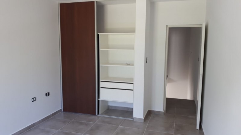 DÚPLEX A LA VENTA EN NUEVA URCA