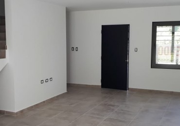 DÚPLEX A LA VENTA EN NUEVA URCA